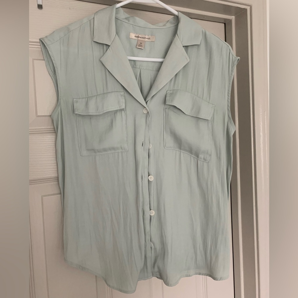Banana Republic camp shirt in sage green!